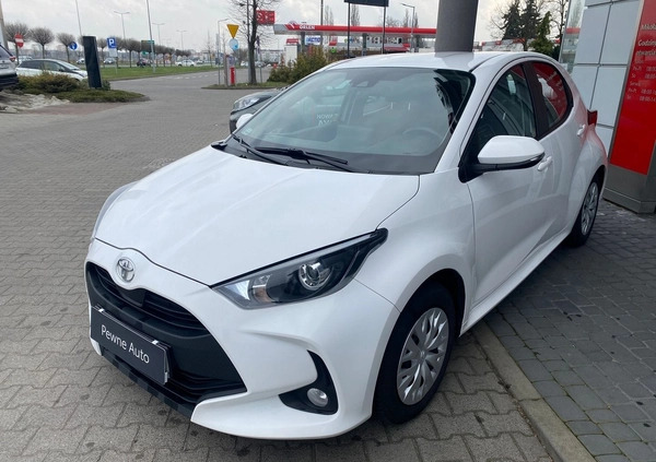 Toyota Yaris cena 63900 przebieg: 121529, rok produkcji 2022 z Brwinów małe 254